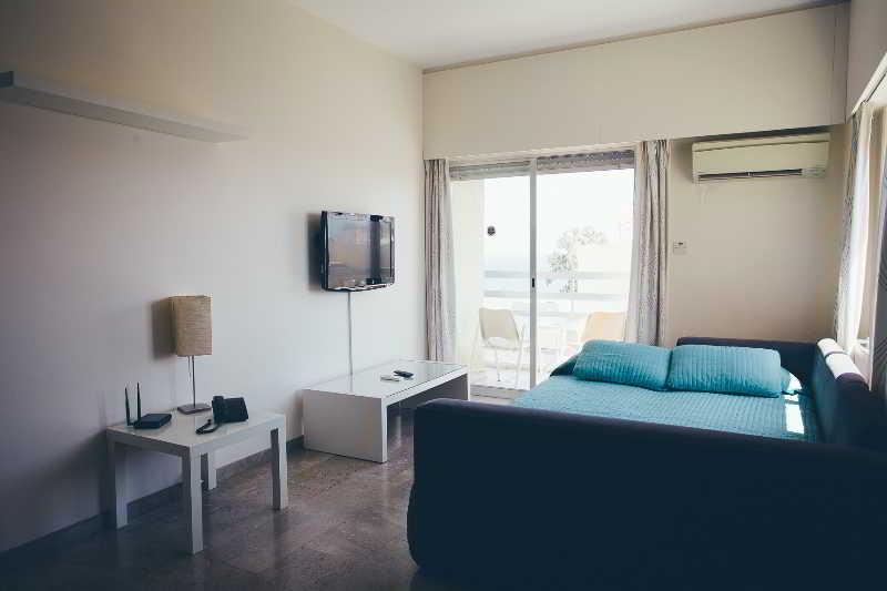 Vega Apartments Limassol Extérieur photo